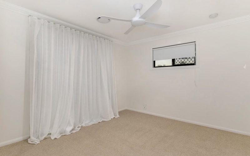 87 Honeyeater Drive