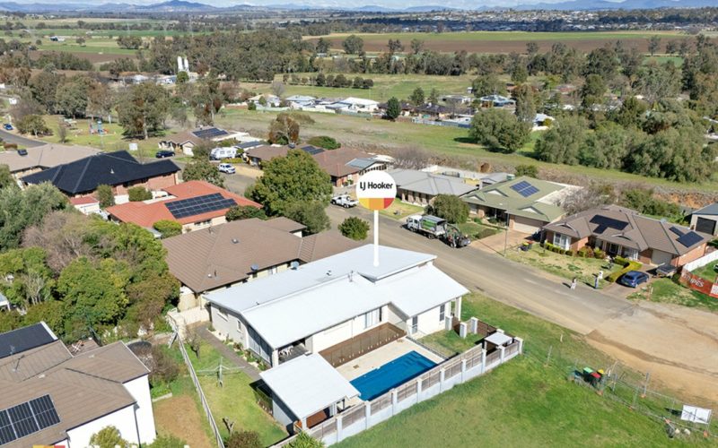 13 Woodside Road, East Tamworth