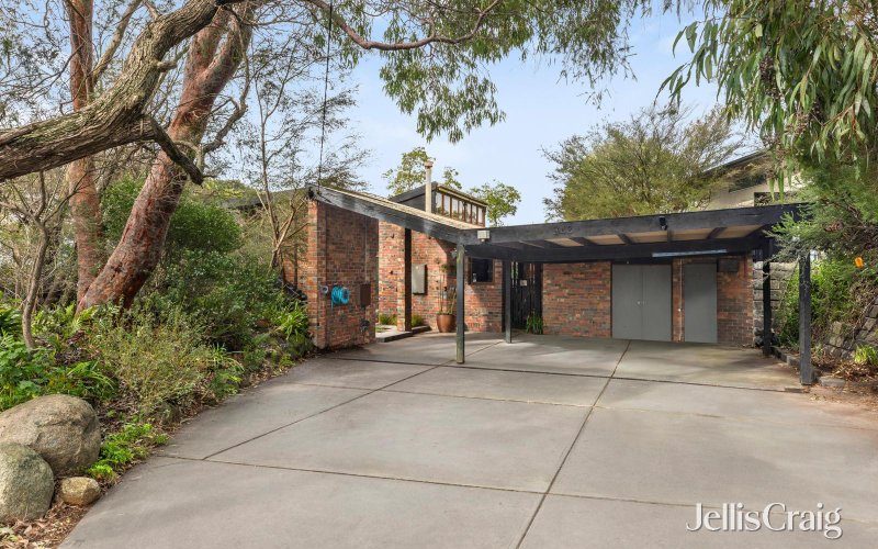 342 Gallaghers Road, Glen Waverley