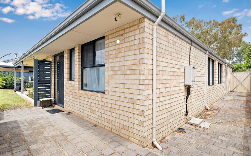 Well-Maintained Family Home With Spacious Interiors And Outdoor Entertaining