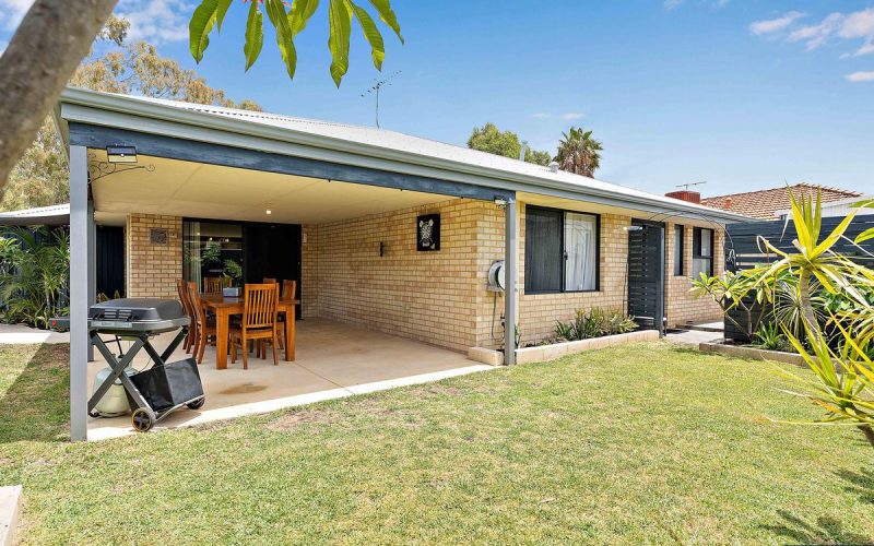 Well-Maintained Family Home With Spacious Interiors And Outdoor Entertaining