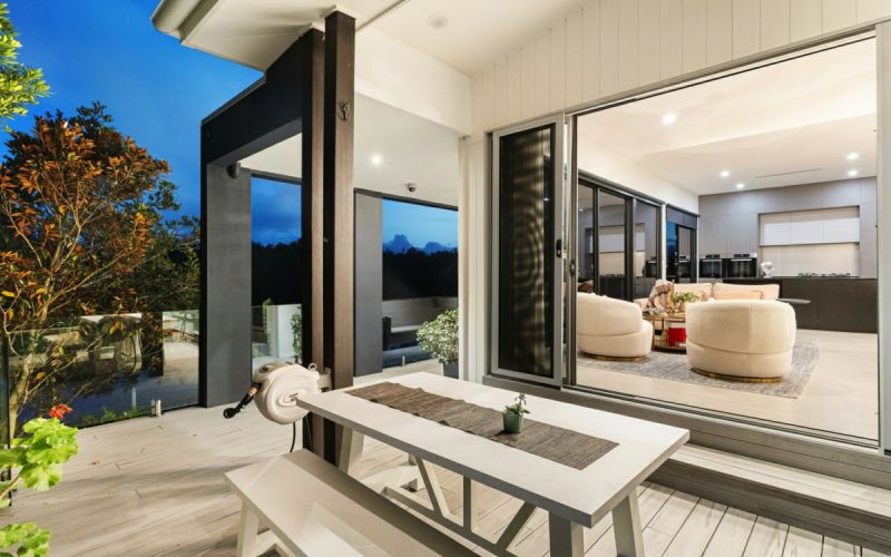5016 Emerald Island Drive, Carrara Expressions of interest - closing 13th june QLD 4211