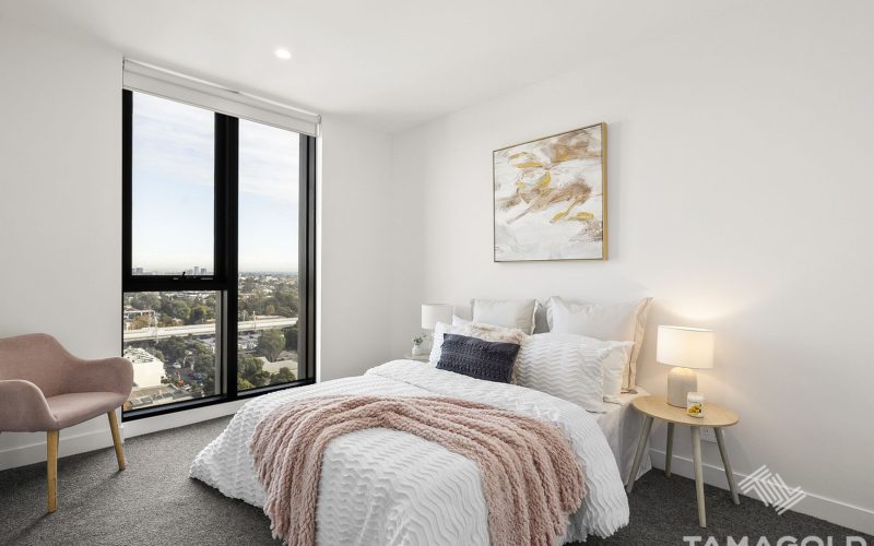 1004 / 80 High Street