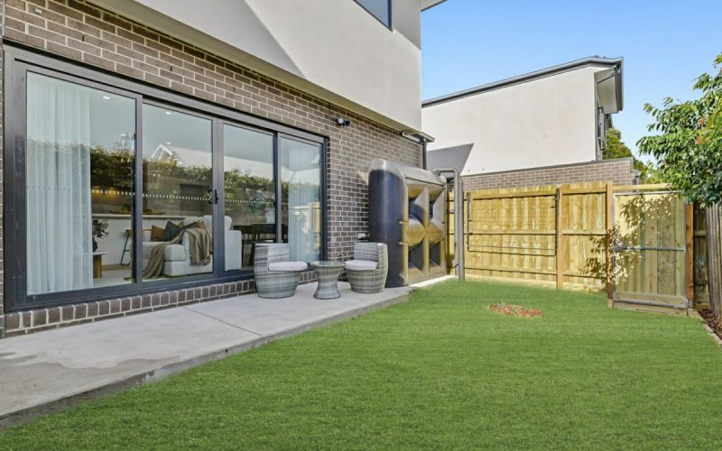 2/215 Eastbourne Road, Rosebud VIC 3939