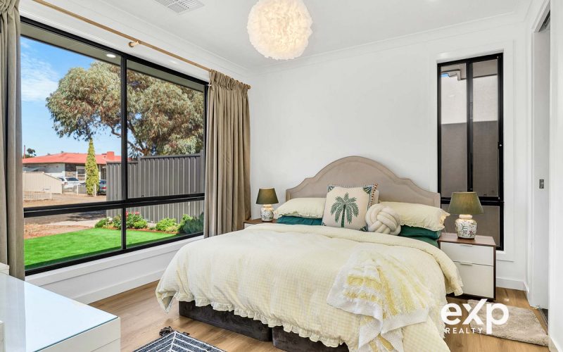 🏡 Contemporary Comfort & Low-Maintenance Living in a Near-New Home