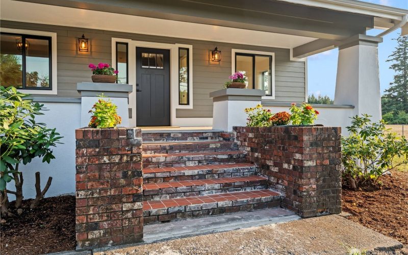 2011 Grandview RD, Ferndale, WA 98248