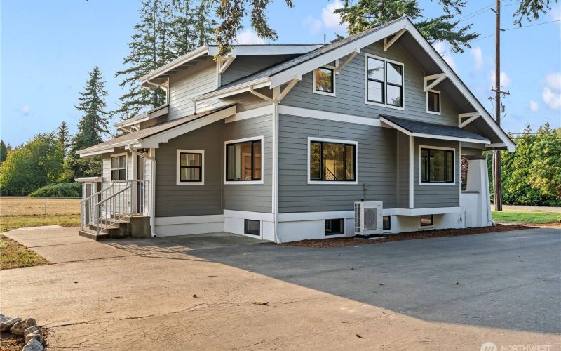 2011 Grandview RD, Ferndale, WA 98248