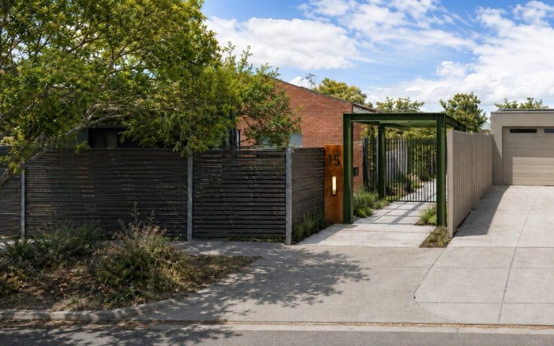 15 Oriana Court, Flemington VIC 3031