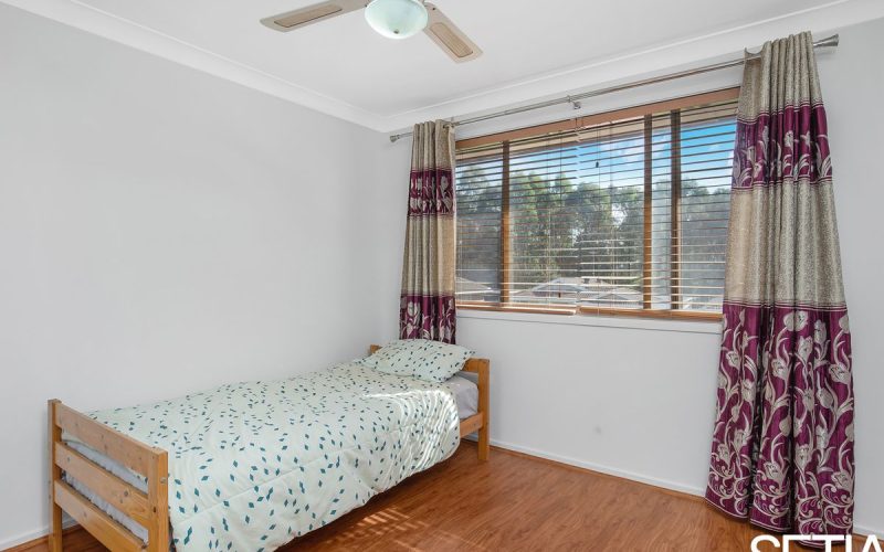 27 Woodley Crescent