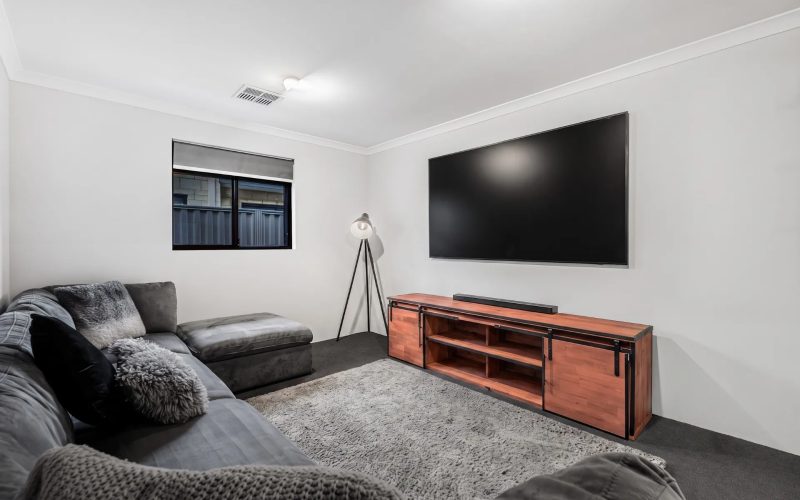 8 Dimago Vista, Hammond Park