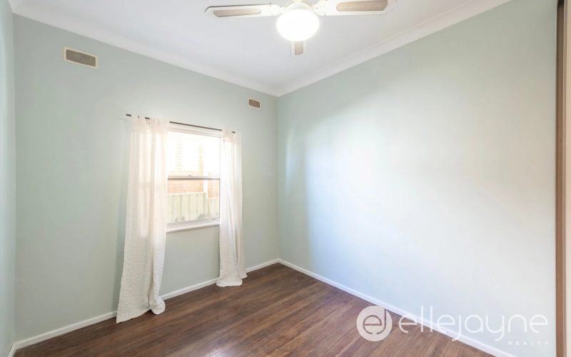 DOUBLE-STOREY HOME WITH LAKE VIEWS ON 1533M2 BLOCK – MORISSET PARK