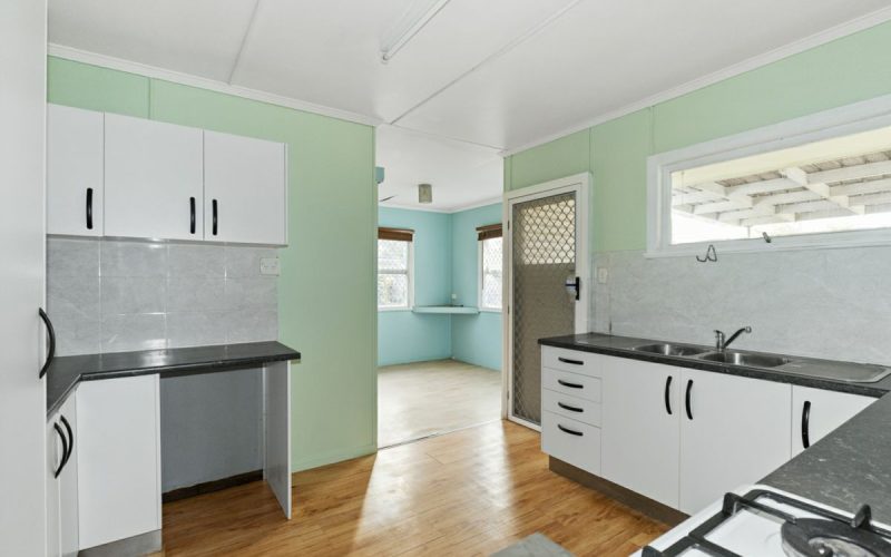 11 Barnes Street, Svensson Heights QLD 4670