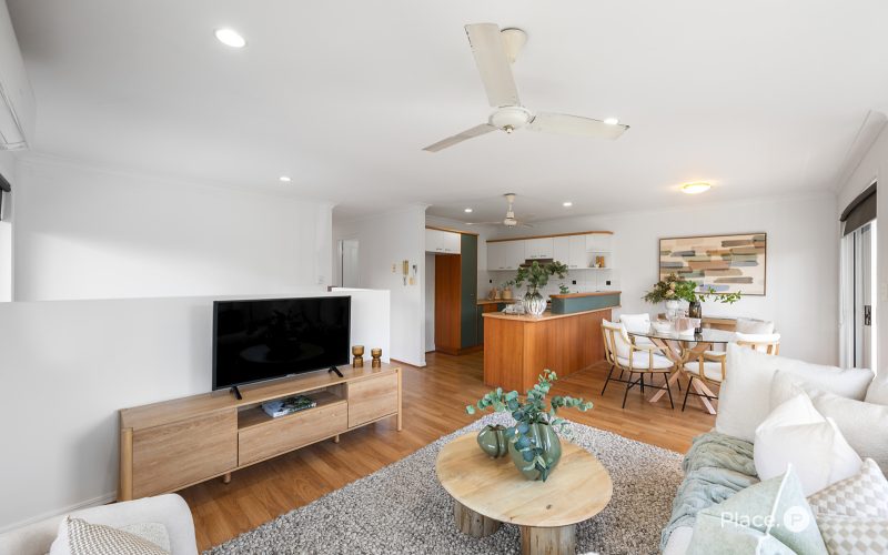 Exceptional townhouse living in glorious Graceville