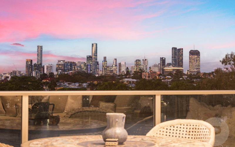 Riverfront Living of Exceptional Scale with Sweeping Brisbane River &amp; City Views