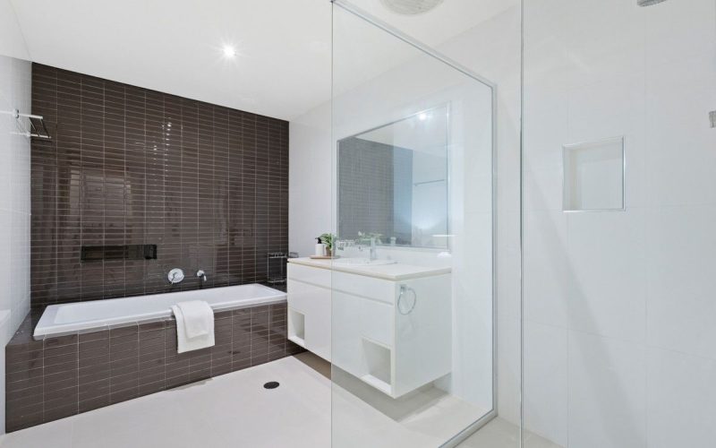 Free Standing House & Architectural Elegance with River Views