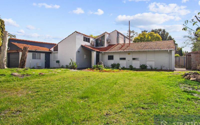 Spacious Two-Storey Family Home on 814sqm - Wide Frontage & R20 Zoning!