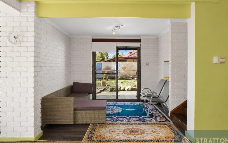Spacious Two-Storey Family Home on 814sqm - Wide Frontage & R20 Zoning!