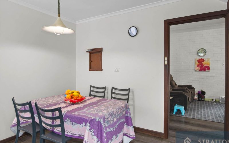 Spacious Two-Storey Family Home on 814sqm - Wide Frontage & R20 Zoning!