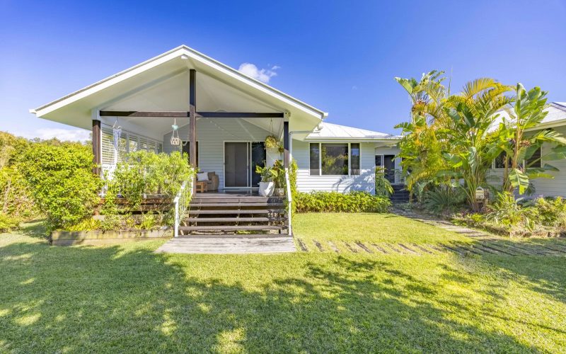 Offers Over $1,950,000 Jingree Perch, Currumbin Valley