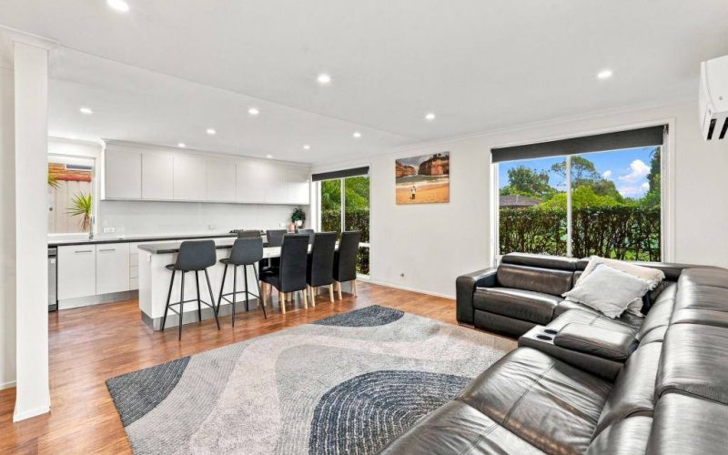 1 Kylie Close, Lake Haven