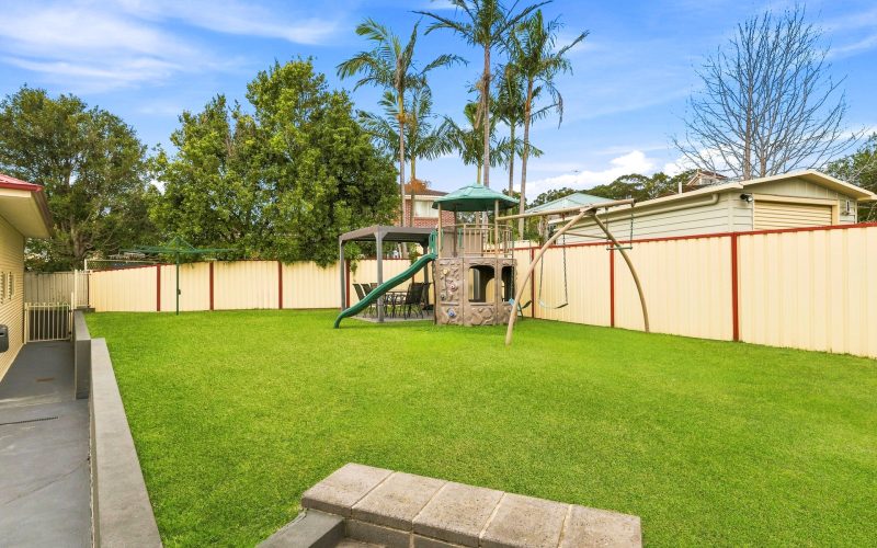 1 Kylie Close, Lake Haven