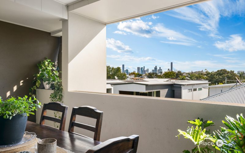 Contemporary Urban Living with Stunning City Views