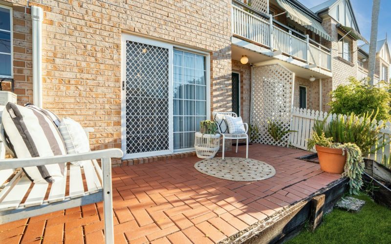Stylishly Renovated Ground-Floor Apartment in Sought-After Sherwood