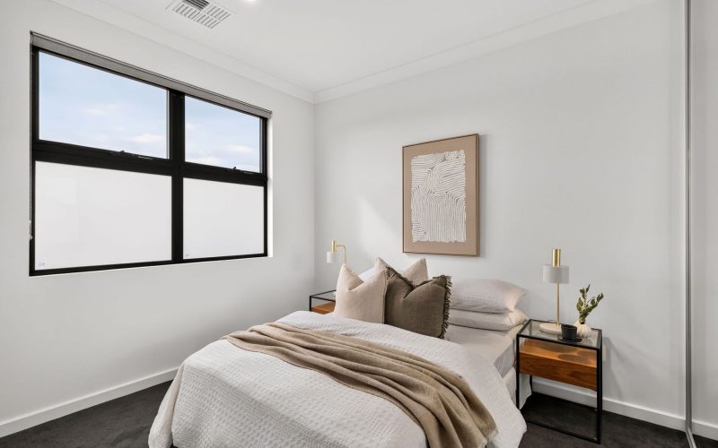 Contemporary Comfort, Quietly Positioned