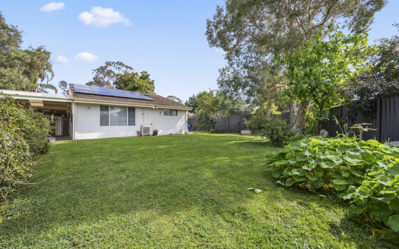 1046sqm block with Family Home Opposite MONTES PARK - Rossmoyne SHS Zone!