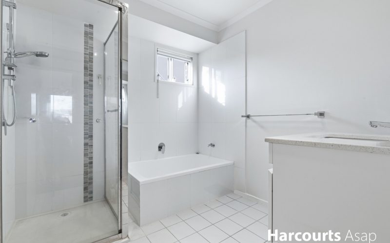 Modern Family Living on a Generous 598m² Block