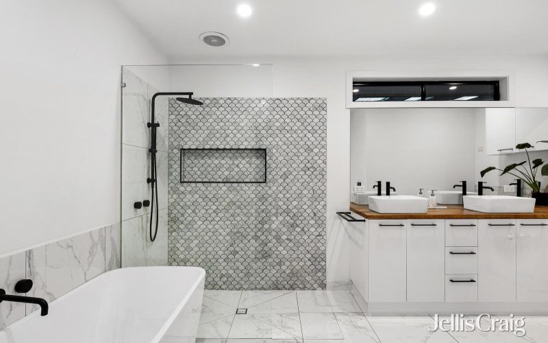 136 Nepean Street, Greensborough