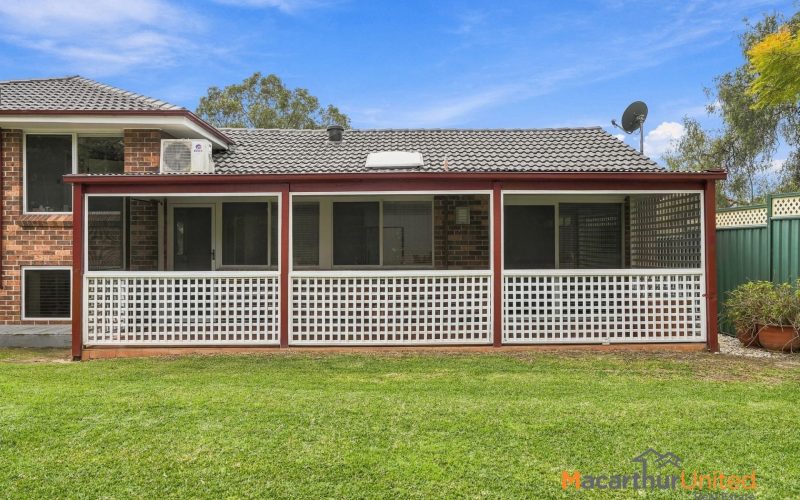 !Luxury Living In The Heart Of Bradbury!