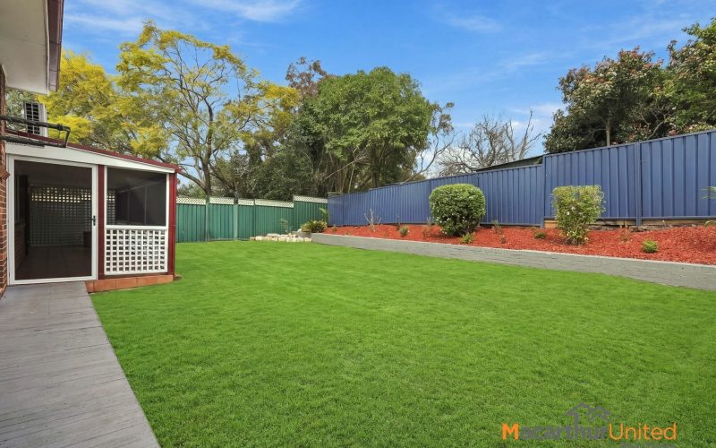 !Luxury Living In The Heart Of Bradbury!