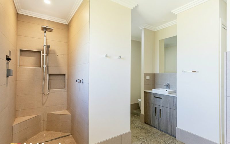 8F Charles Street, Moonbi