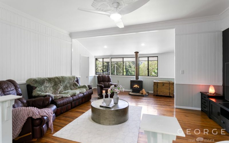 Country Life: Charm, Useable Acreage, Infrastructure & Flexibility!