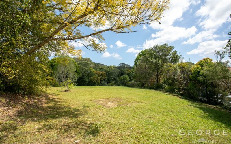 Country Life: Charm, Useable Acreage, Infrastructure & Flexibility!
