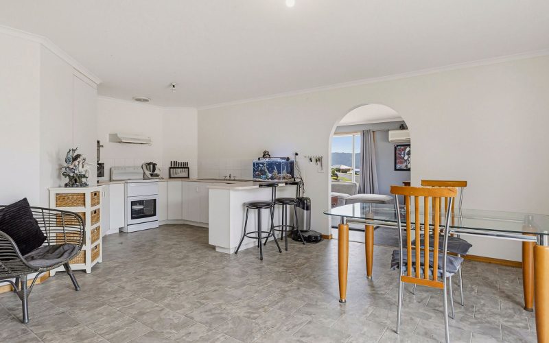 11 Lesdelle Street, Claremont