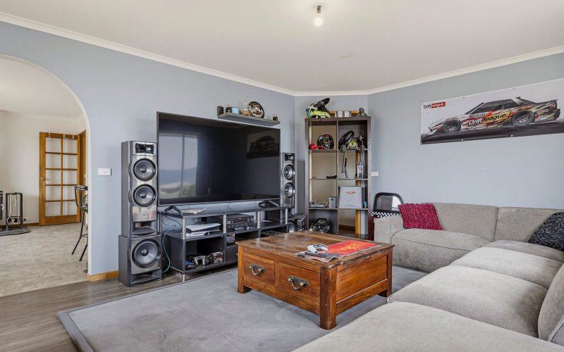 11 Lesdelle Street, Claremont