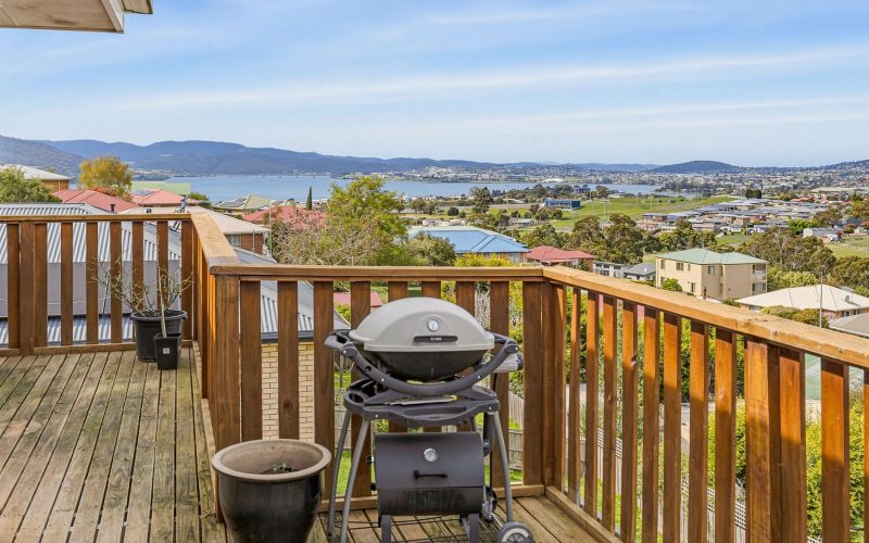 11 Lesdelle Street, Claremont