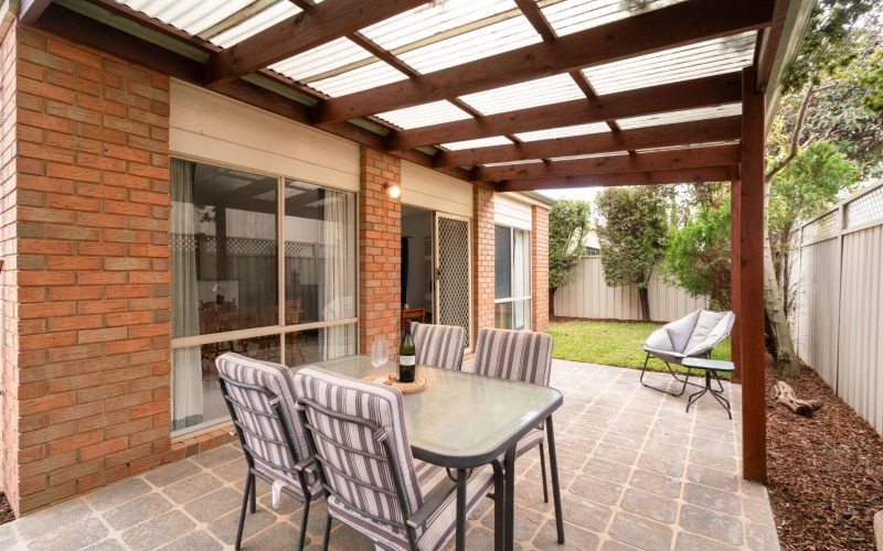 Charming Cottage-Style Living in a Peaceful Pocket