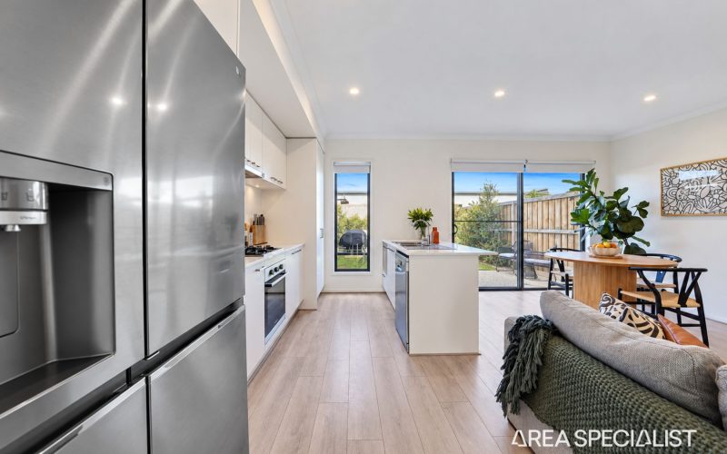 30 Arklay Road, Thornhill Park VIC 3335