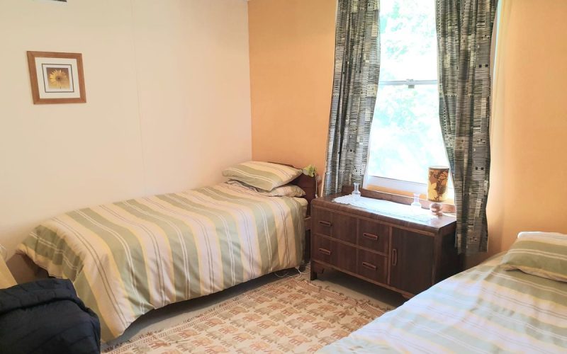 Enchanting 2 Bedroom Cabin on 3 Acres with Rolling Pastures
