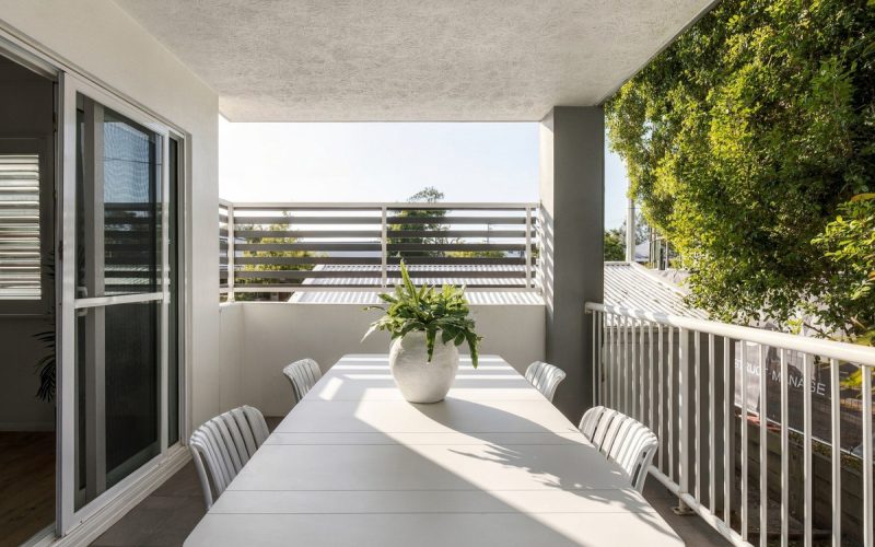Two Bedroom & Bayside Convenience in the Heart of Wynnum