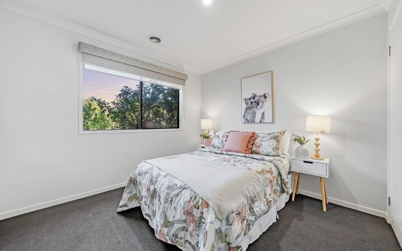 Spacious Family Living in an Established Cranbourne West Community With Investment Appeal