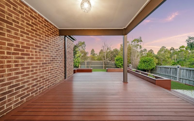 Spacious Family Living in an Established Cranbourne West Community With Investment Appeal