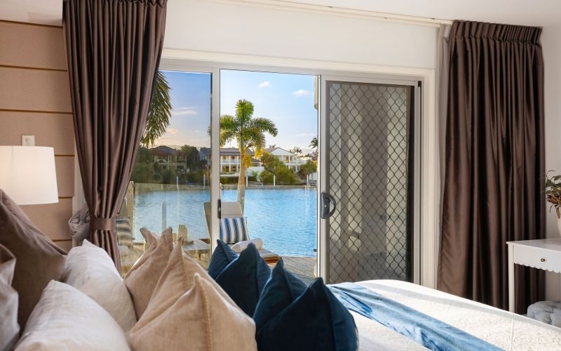 49 Sir Bruce Small Boulevard Benowa Waters