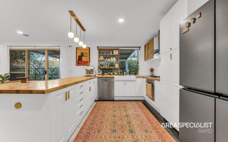 16 Bateman Grove, Hampton Park VIC 3976
