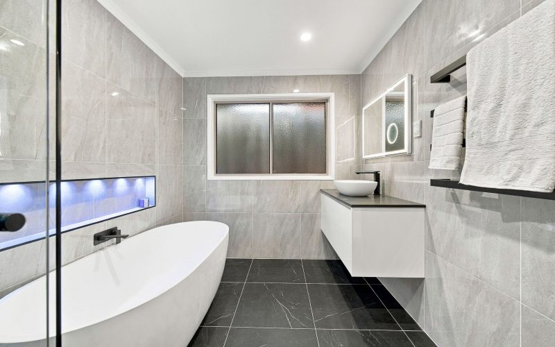 Unique smart house >> Store energy during the day and use it at night!