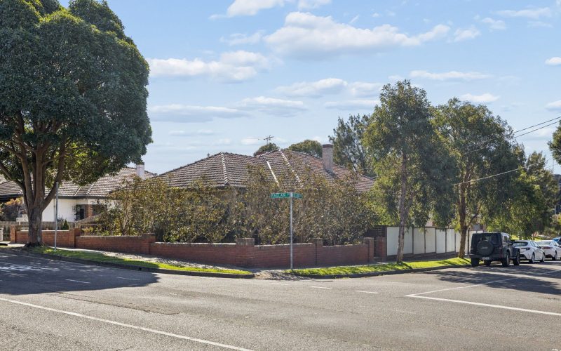 Renovated Character & Parkside Living in Preston
