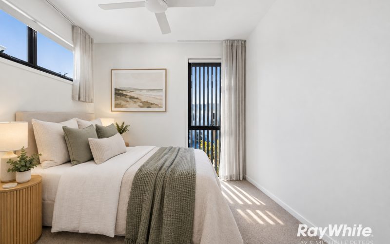 Lifestyle At Your Doorstep - Freehold Town Home Living Made Easy